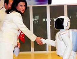 Objektiflere robot Asimo'yla poz verdi