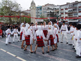 Dünya çocukları Çınarcık'ta buluştu