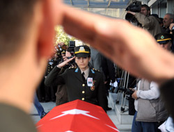 Şehidin cenazesi Manisa'ya geldi