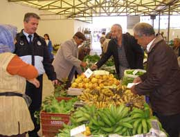 Gazipaşa'da zabıtadan etiket denetimi