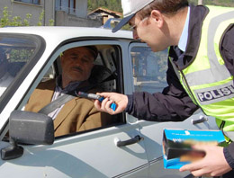 Simav polisinden tatlı ikram