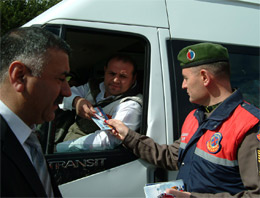 Trafik polisinin çevirdiği yaşadı